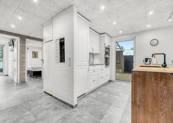 Elisabetha - 100m From The Sea By Interhome *